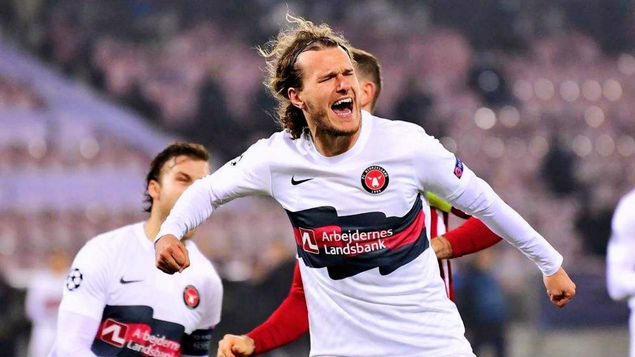 黑馬主場硬撼藍軍,歐冠生死局誰主沉浮